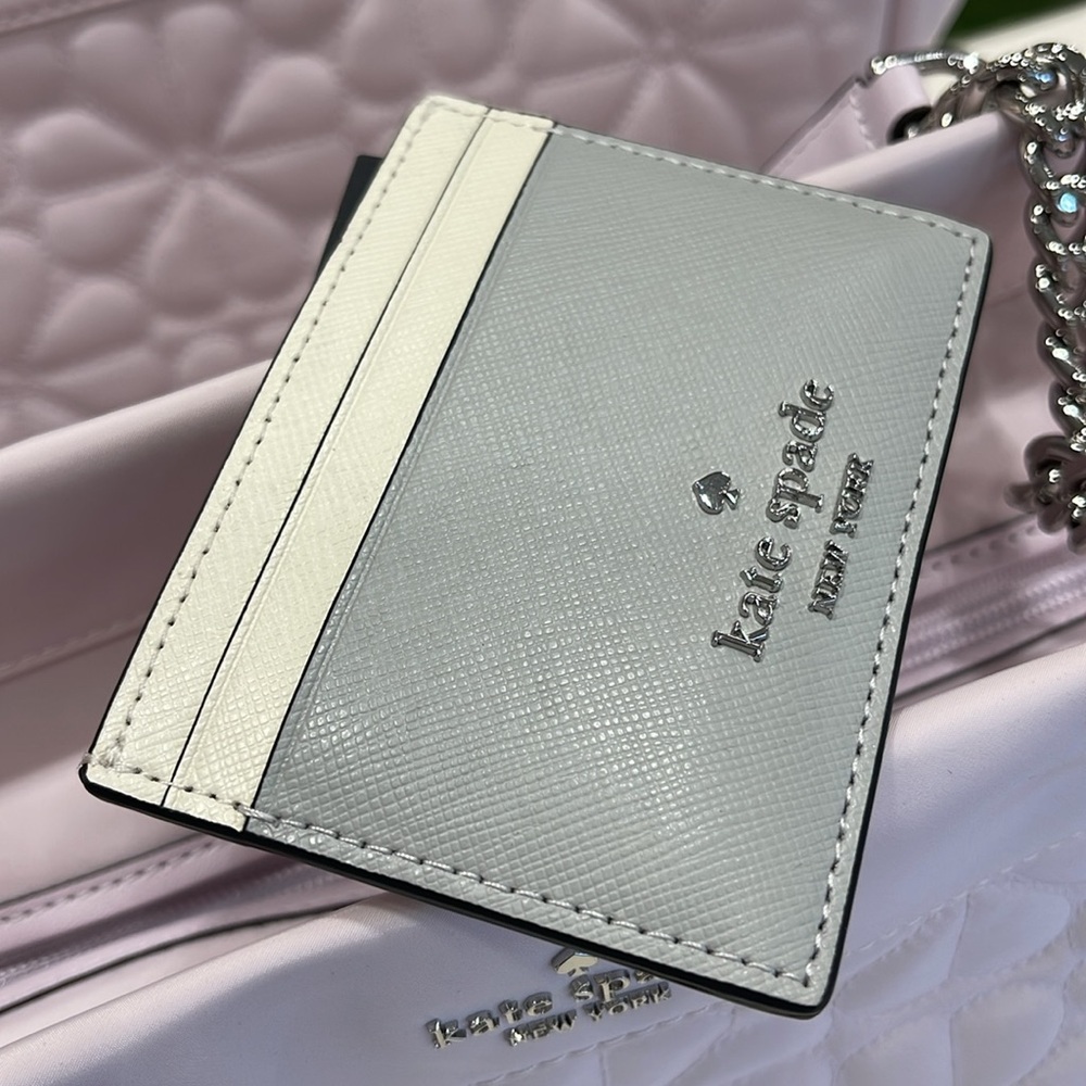 Kate Spade Madison Small Slim Card Holder
Platinum Grey Multi
NWT - Picture 15 of 16